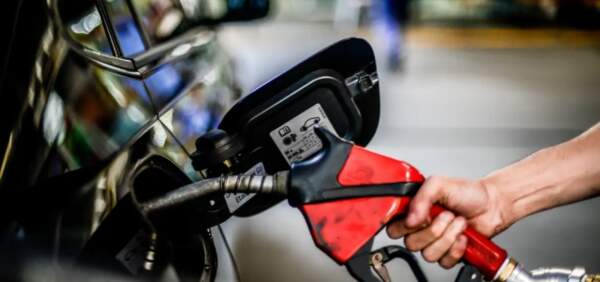 181504governo-reduz-piscofins-da-gasolina-em-meio-a-alta-global-do-petroleo-3