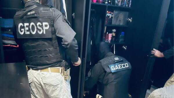operacao-mira-policiais-militares-suspeitos-de-matar-homem-e-tentar-esconder-provas-em-brumado_widelg