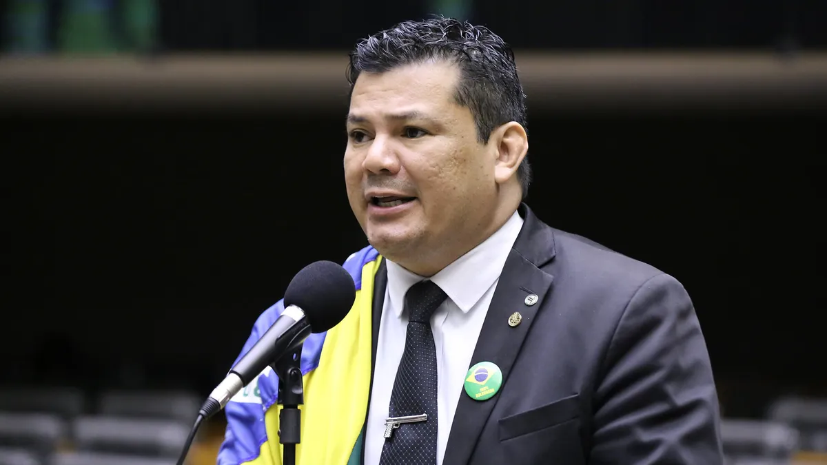 deputado-bolsonarista-vira-reu-no-stf-apos-pedir-a0139902900202608181850-ScaleDownProportional